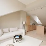 Apartmán Lokka I Penthouse With Private Rooftop I 2 Bedrooms & 1 Bathroom *