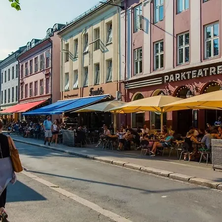 Lokka I Penthouse With Private Rooftop I 2 Bedrooms & 1 Bathroom *