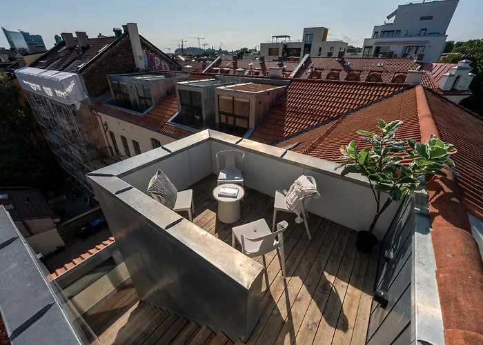 Lokka I Penthouse With Private Rooftop I 2 Bedrooms & 1 Bathroom Apartment