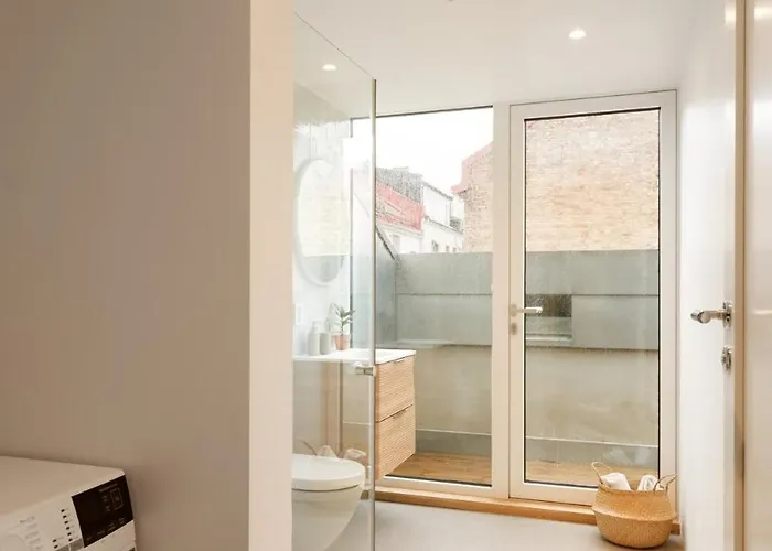 Lokka I Penthouse With Private Rooftop I 2 Bedrooms & 1 Bathroom Apartment